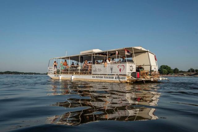 Катамараны для отдыха на воде фото